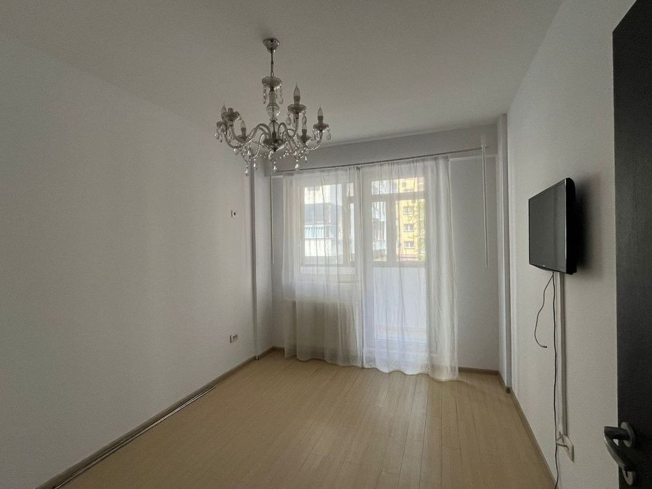 Închiriez apartament cu doua camere