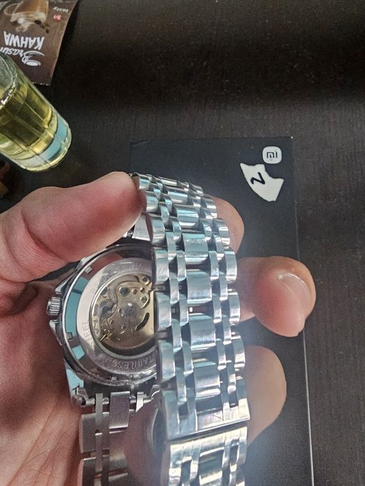 ROLEX QOʻL SOAT sotiladi
