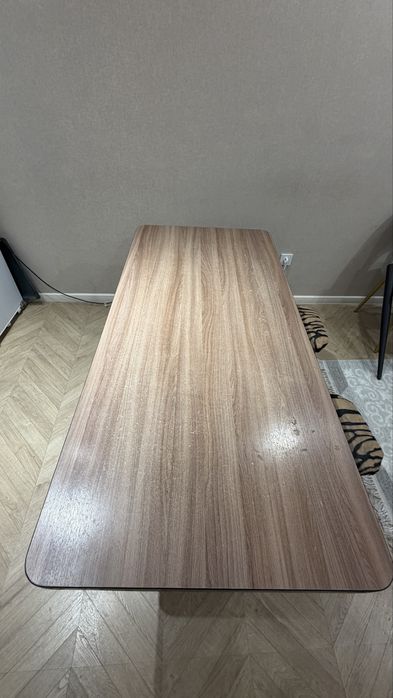 Продаётся кухонный стол с табуретками