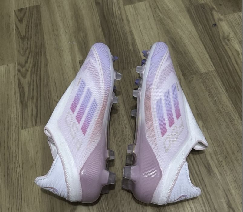 Продам бутсы Adidas F50