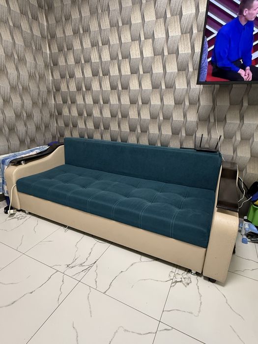 Продам угловой диван б/у