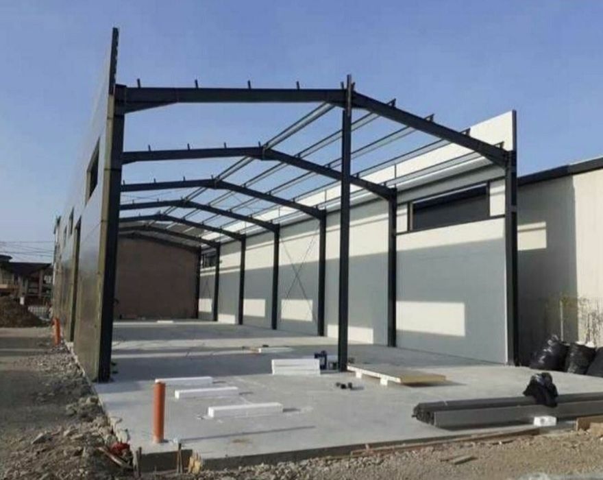 Vand hale metalice pret de producător