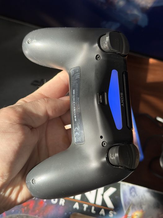 PlayStation 4 Slim - Starlink