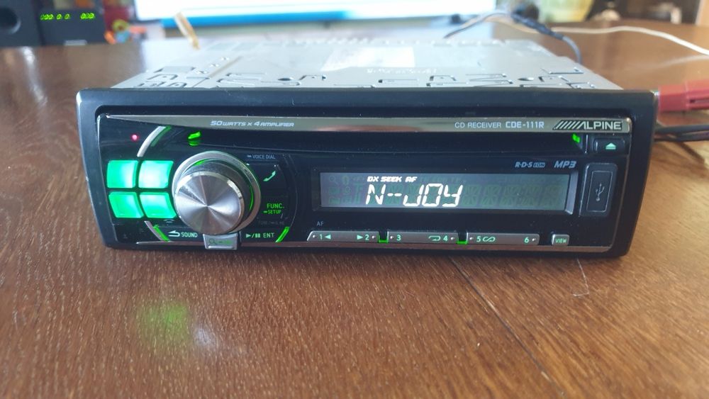 Авто радио плеър музика за кола Alpine Алпин CD MP-3 USB AUX