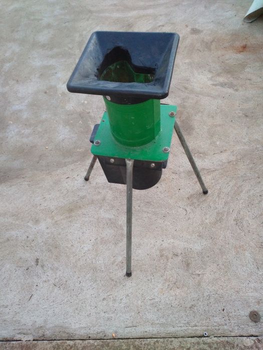 Tocător crengi și fructe/ legume LESCHA