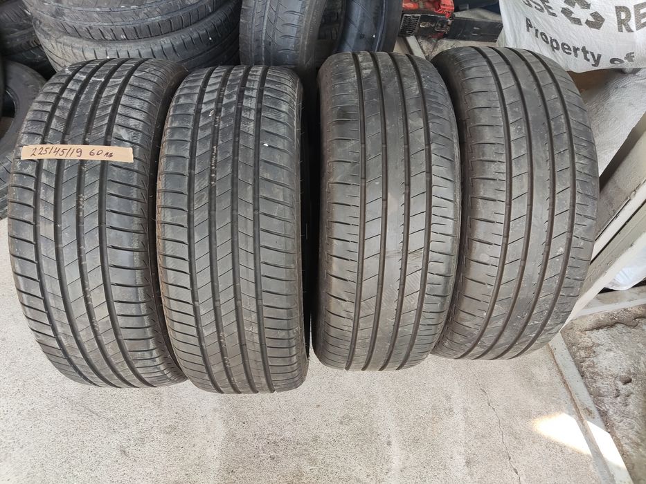 225/45/19 Bridgestone