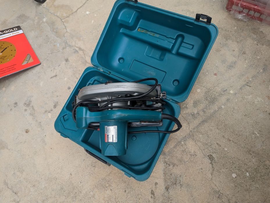 Ръчен циркулят Makita 5704R