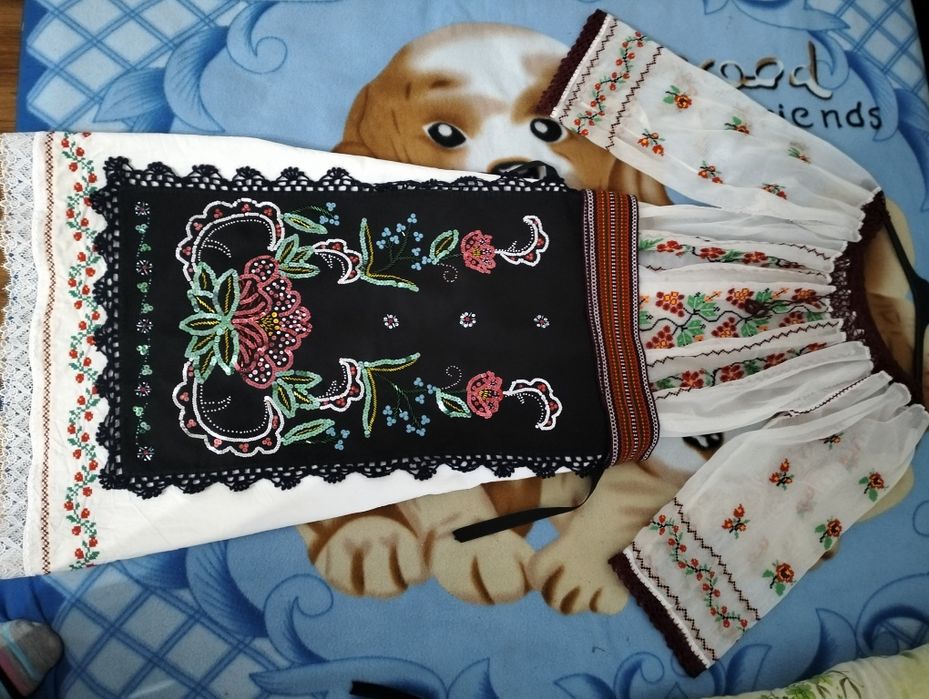 Costum popular damă