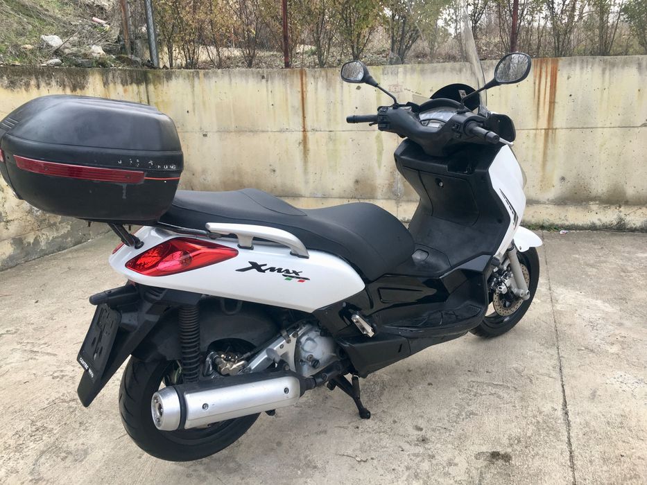 Yamaha X-Max 250