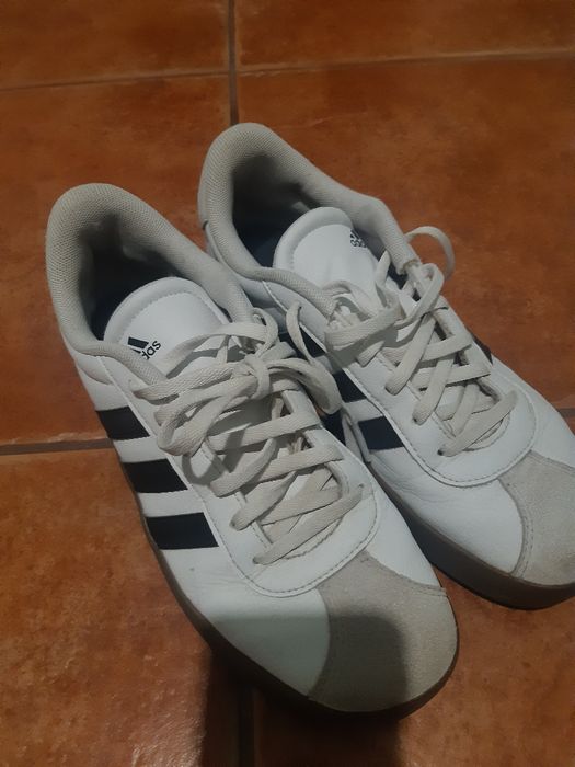 Incaltaminte adidas