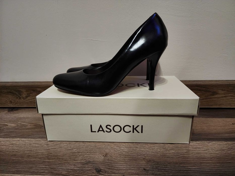 Дамски обувки от естествена кожа