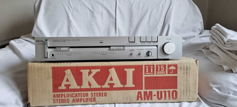 Amplificator AKAI AM-U110