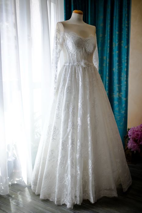 Rochie de mireasa din dantela cu corset
