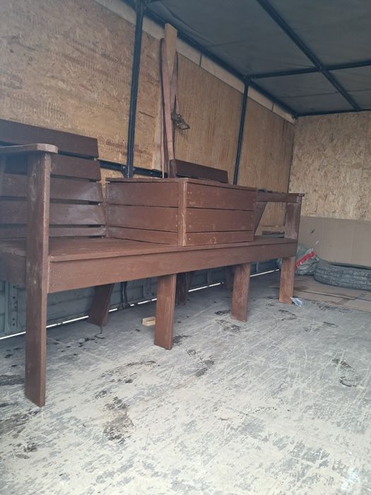 Продам лавочку лакированную