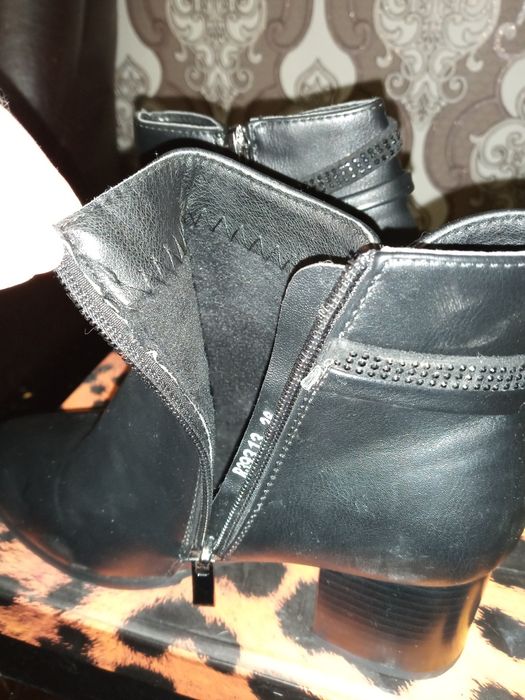 Продаю обувь ,осение батильоны