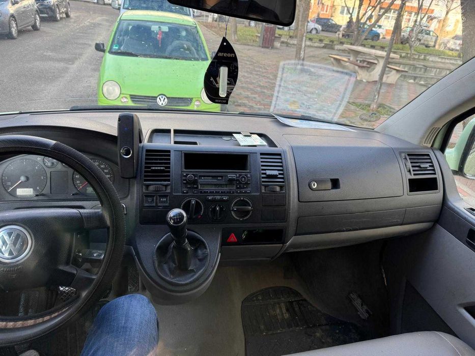 Volkswagen Transporter Caravelle 8locuri 2.0Tdi, model lung