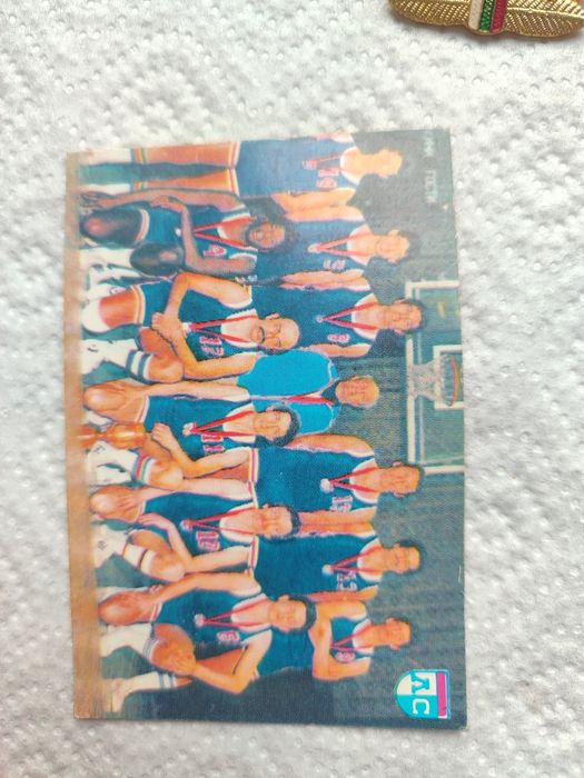 Колекция значки и брошки