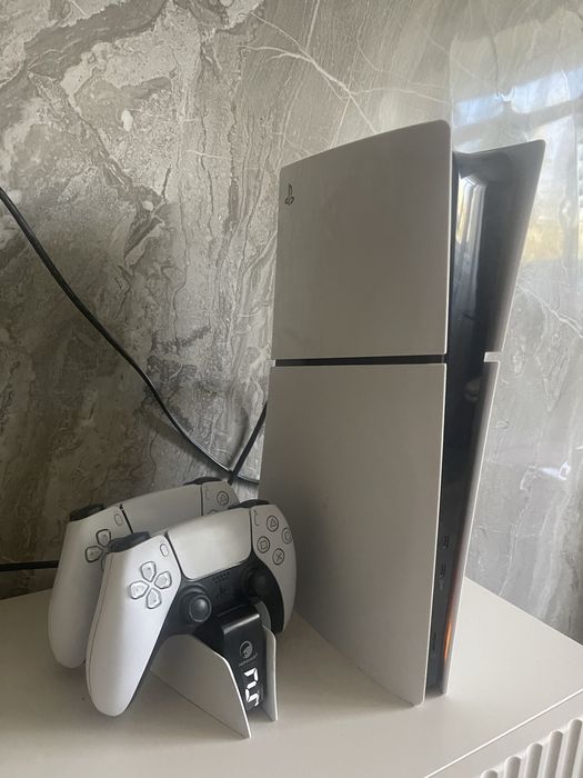 Продам Пс5 (PlayStation5)
