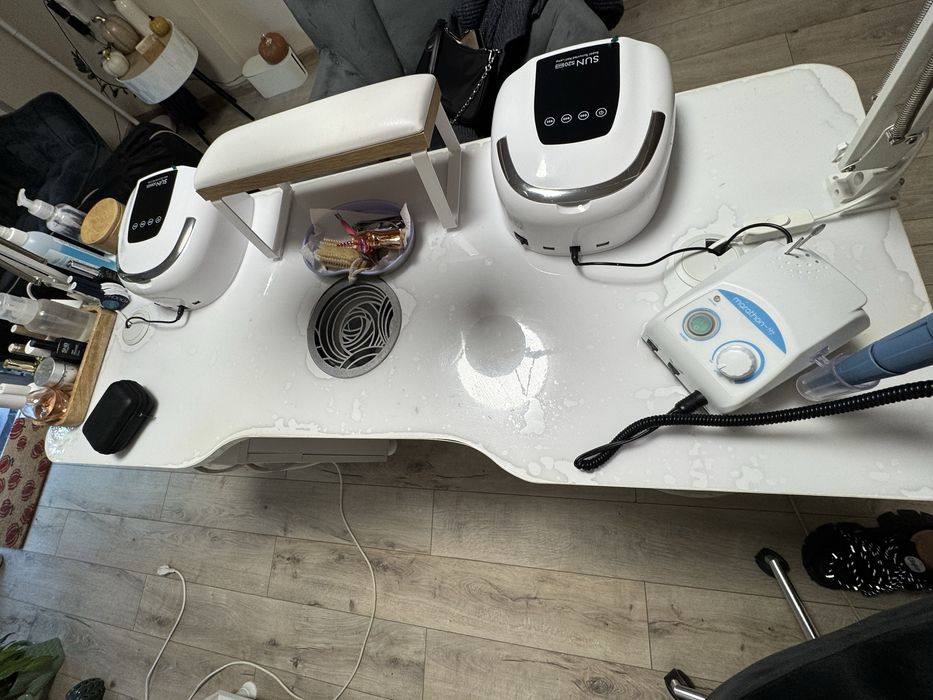 Бюро за маникюр + прахоуловител ProBits и шкаф с плъзгащи врати