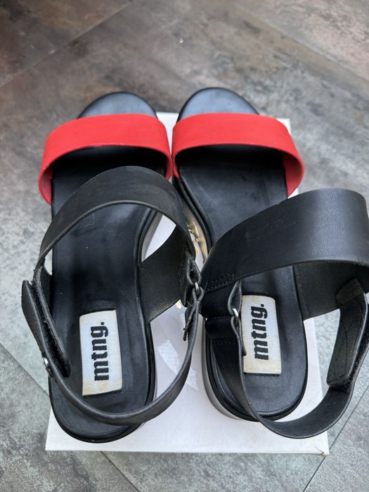 Дамски сандали