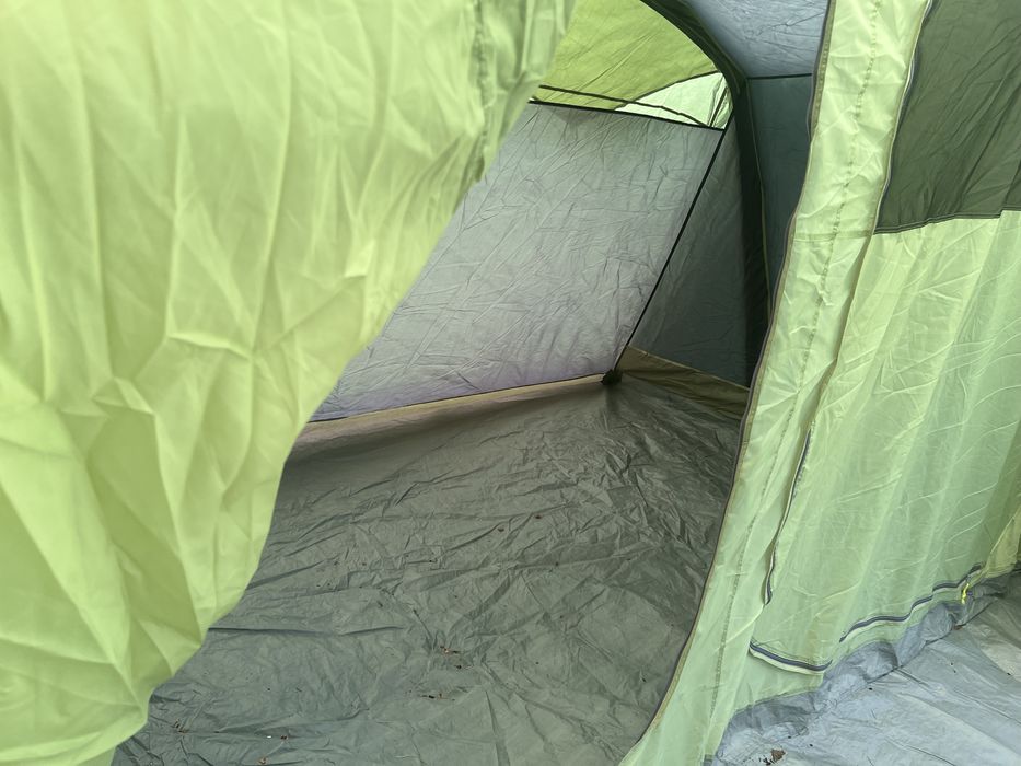 Cort camping 8 persoane! 4 camere ! RRP PESTE 500 £