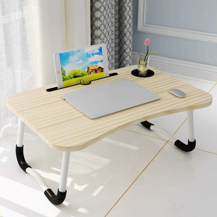 Масичка за легло и бюро за лаптоп телефон и чаша