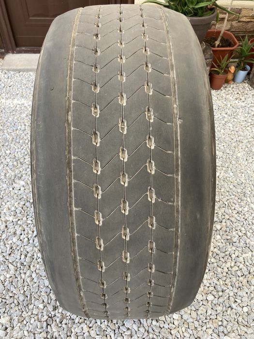 Гуми за камион 355-50-22.5