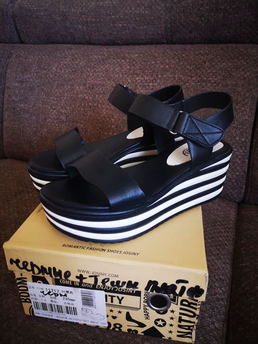 Босоножки на платформе