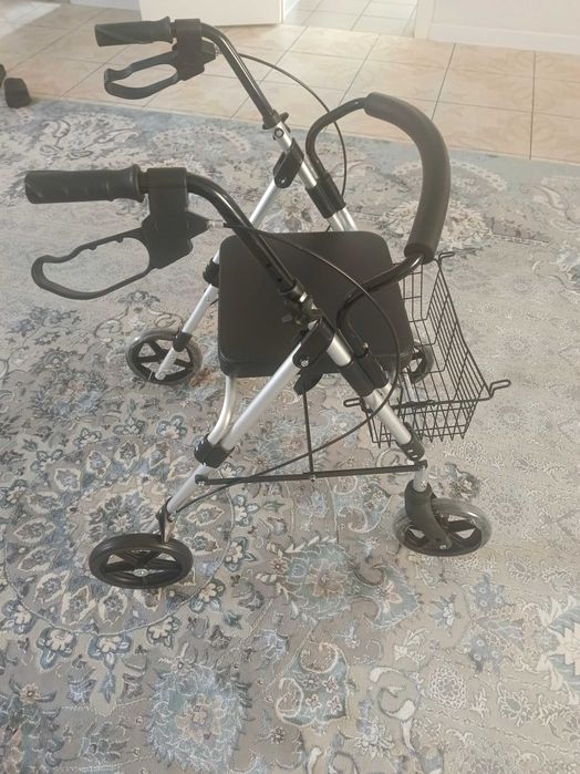 Ходунки для  детей с ДЦП. Ходунки роллаторы.