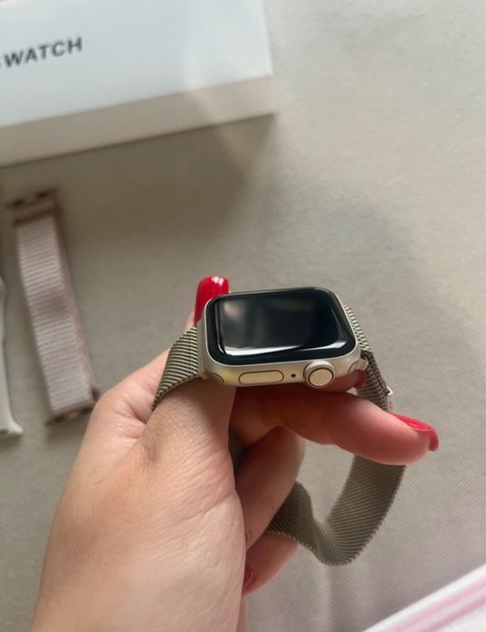 Apple Watch SE 2024