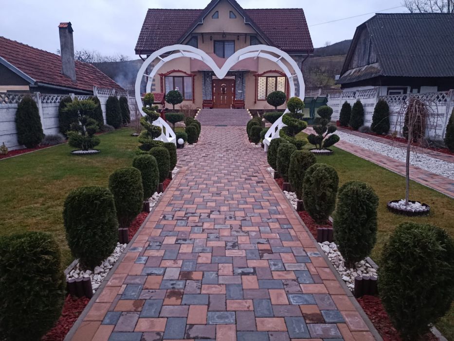 Arcadă decorativă inimă