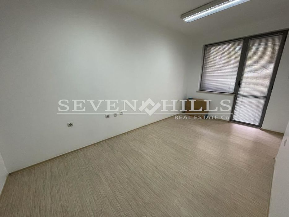 Дава се под наем Офис в Пловдив, Младежки Хълм - 100 кв.м за 459 € - Снимка #4