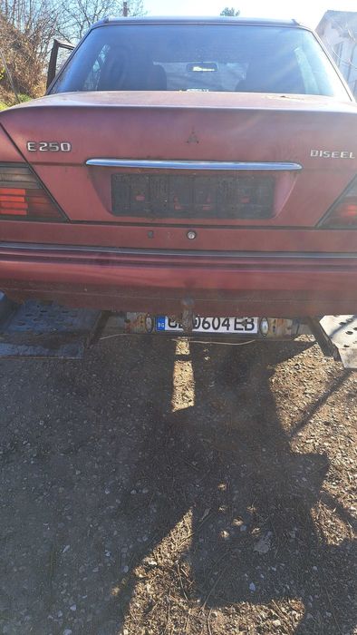 Мерцедес 124 на части