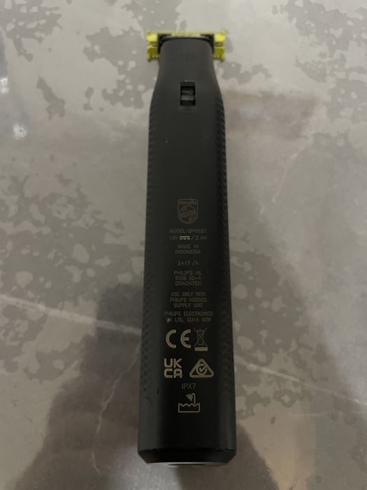 Philips OneBlade в чехле