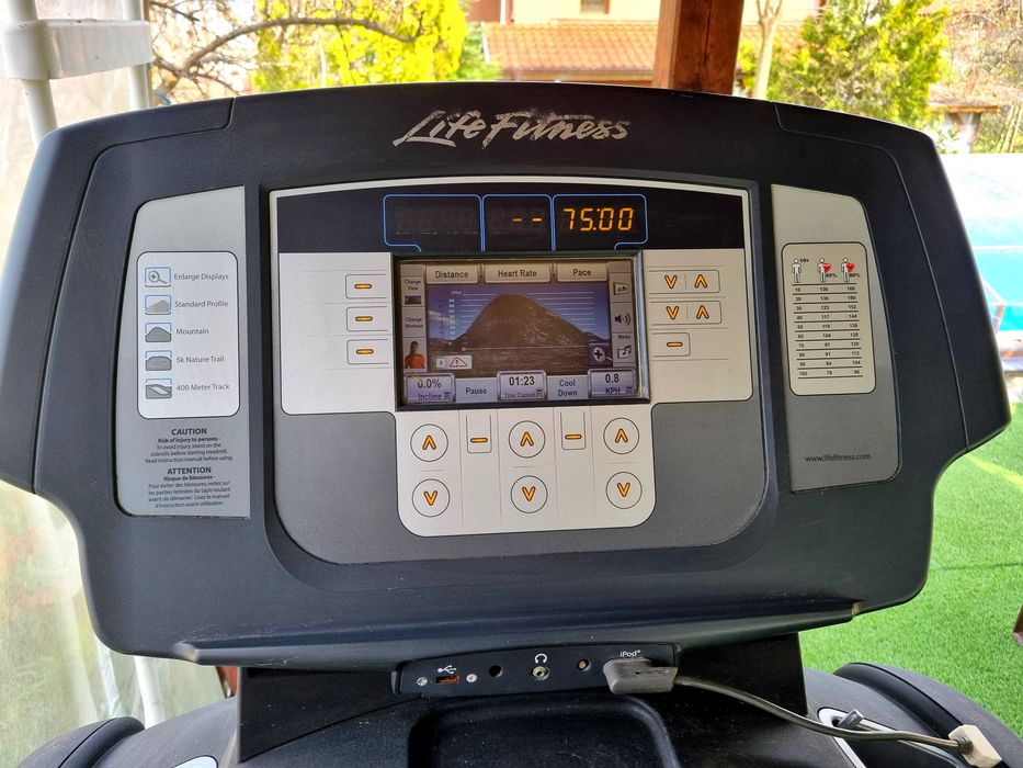 Life Fitness 95T Inspire - професионална бягаща пътека