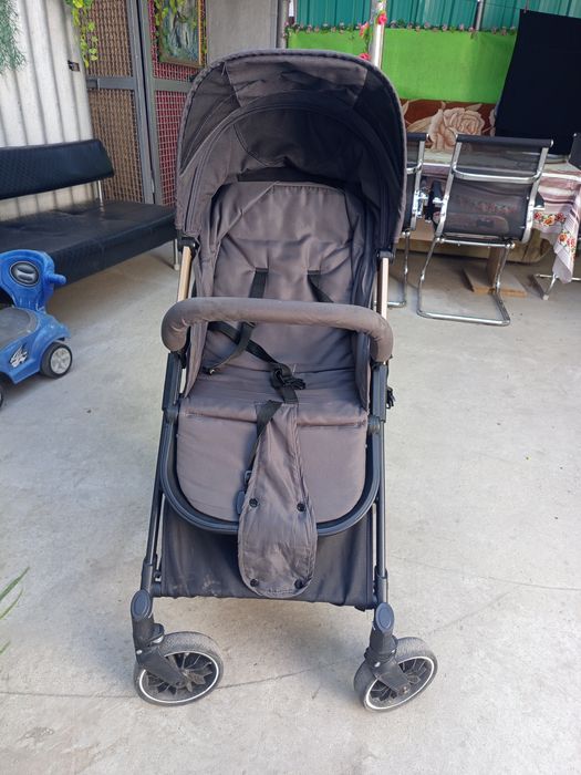 Продам коляску не дорого