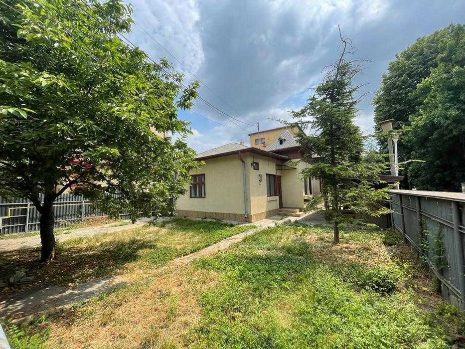 De închiriat casă – Str. Savini nr. 3