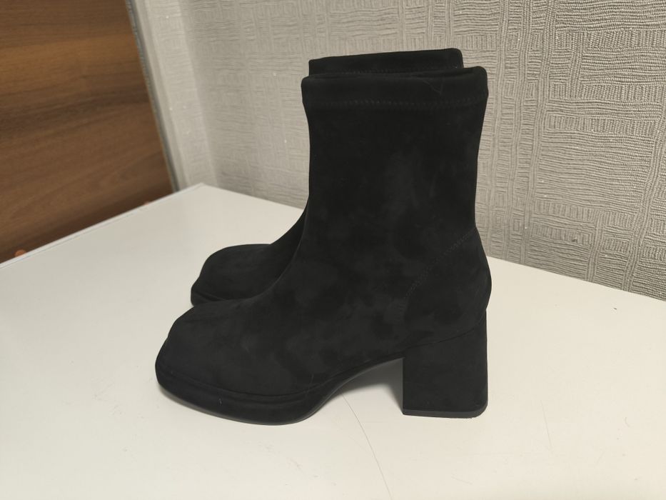 Продам новые ботинки