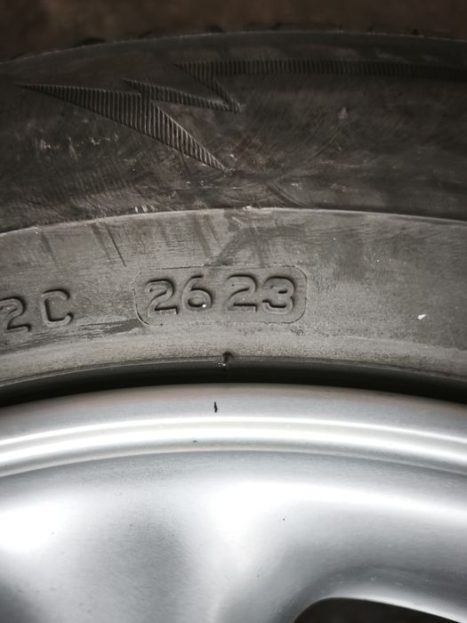 195/65/15" 4бр Bridgestone blizzak lm005,dpt2623,7mm