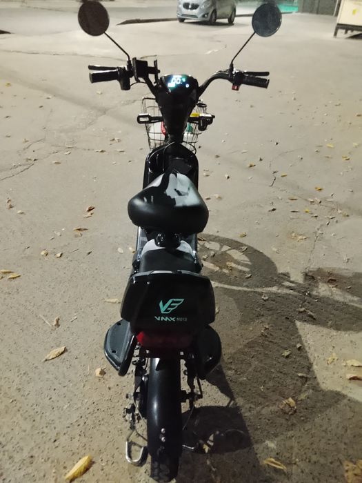 Skuter sotiladi 300 dollar xolati ideal