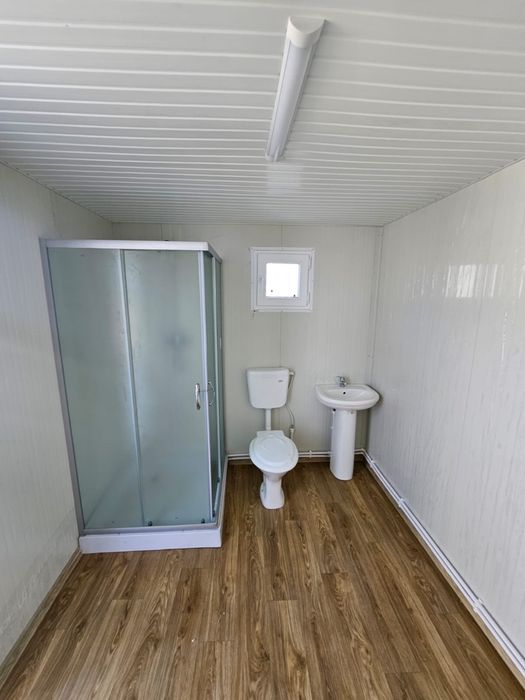 Confectionez containere sanitare complet utilate