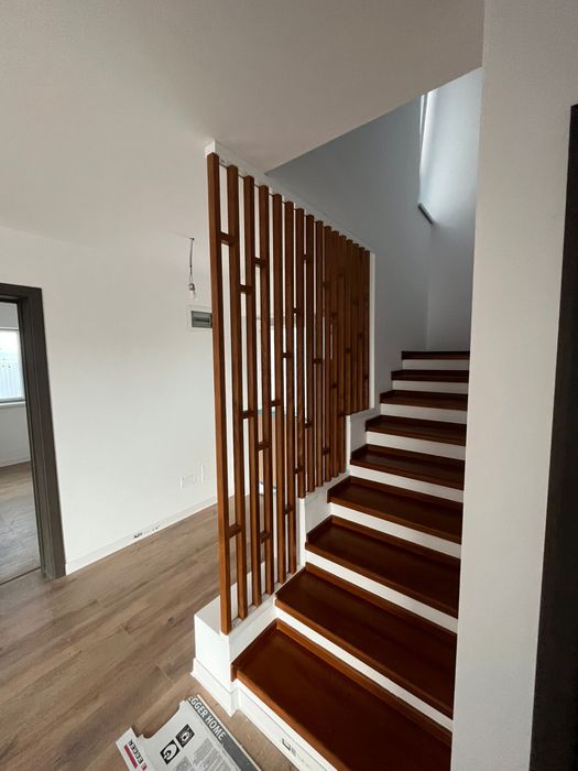 Riflaje și balustrade din lemn masiv