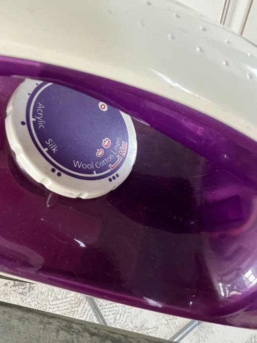 Продаётся утюг с гладильной доской