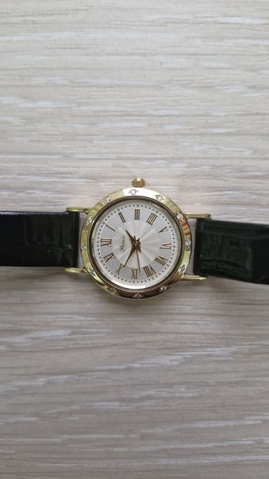 Продаётся золотые часы