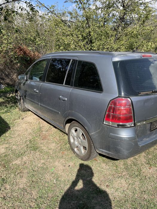 Opel Zafira B 1.9 120 к.с. 2006г..