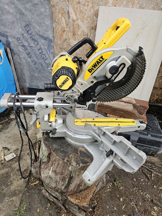 Circular dewalt DWS727
