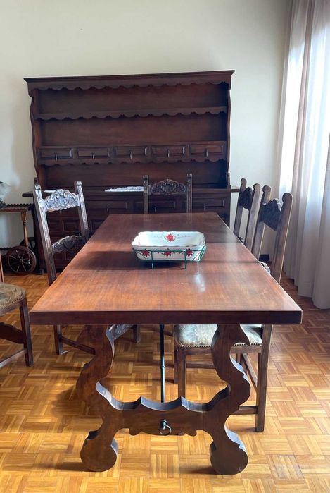 Античен италиански трапезен комплект – маса + 6 стола (масивно дърво)