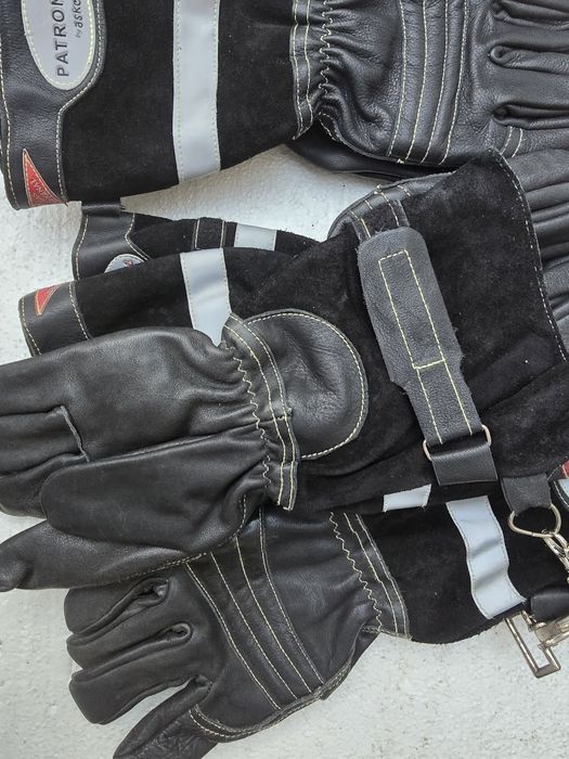 Manusi rezistente la foc de pompieri