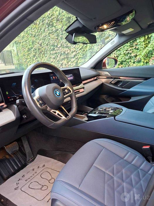 BMW i5 50L M-пакет