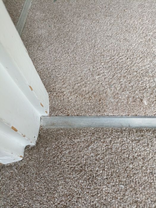 Поправяне - Ремонт на меки мокети